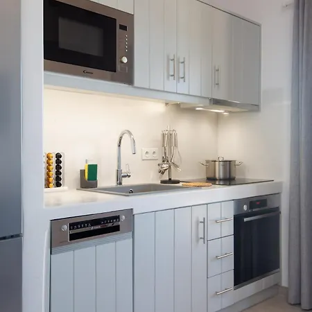 A La Residences 04 *