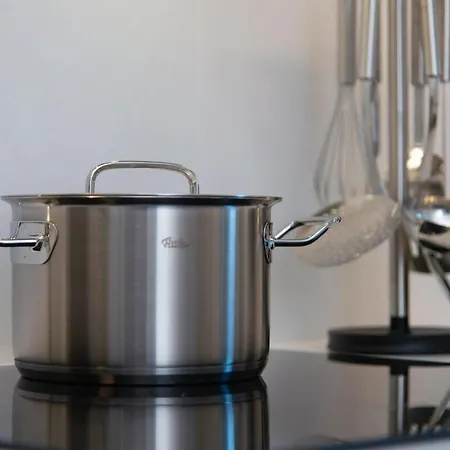 A La Residences 04 Apartment