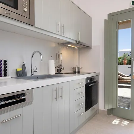 A La Residences 04 *