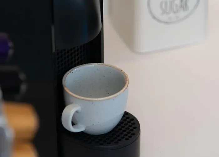 A La Residences 04 Apartment