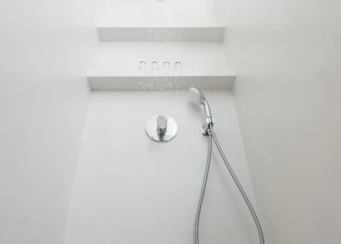 A La Residences 04 Apartment *